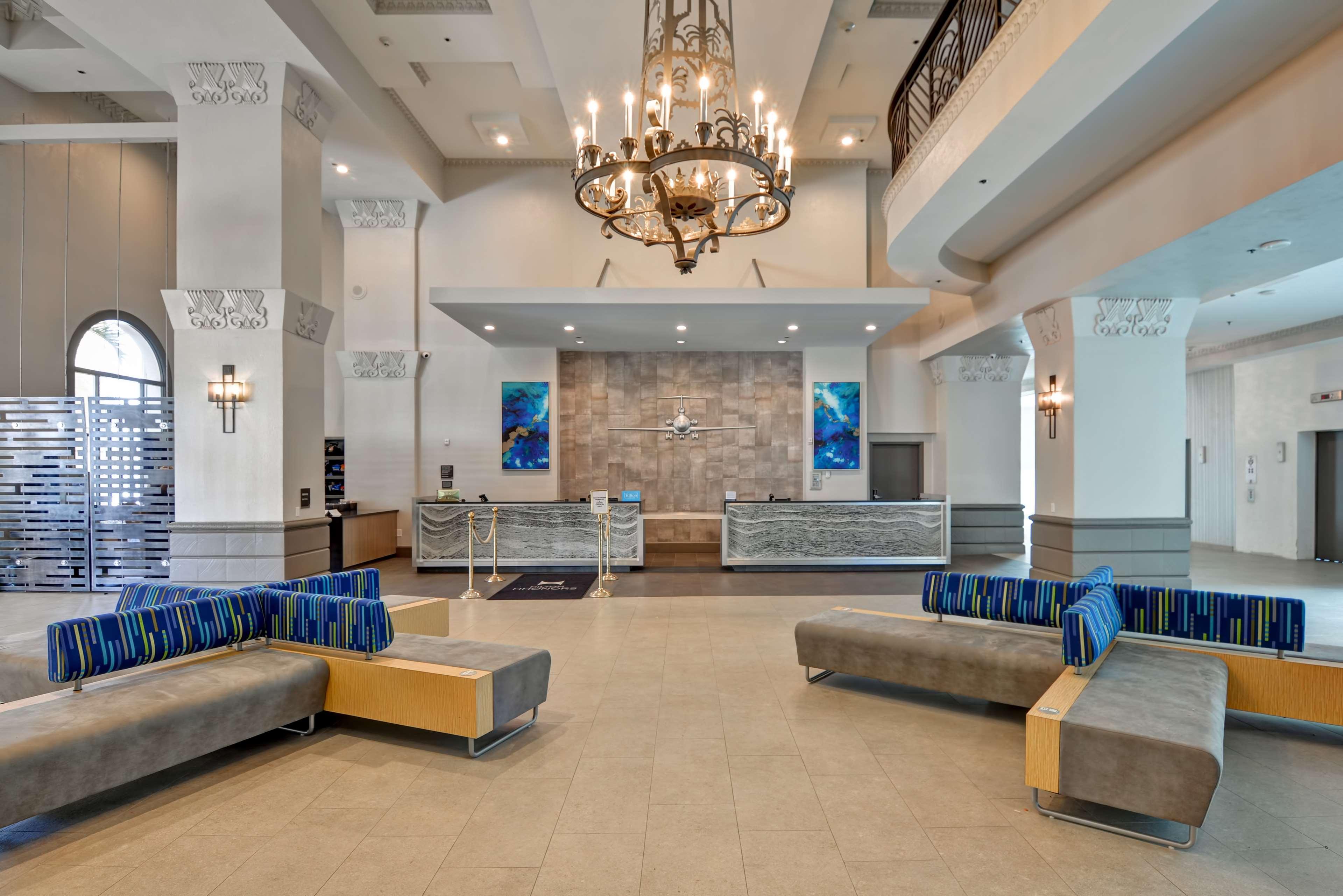 Embassy Suites By Hilton Miami International Airport Майами-Спрингс Экстерьер фото